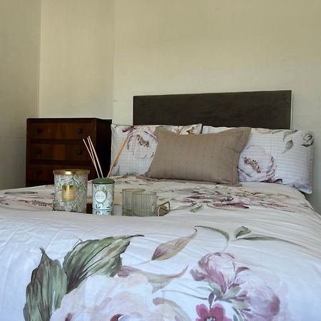 Comfortable Room Newbridge  Eksteriør bilde